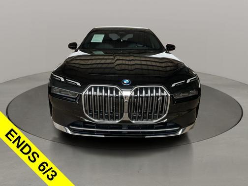 Black Sapphire Metallic 2024 BMW i7 eDrive50