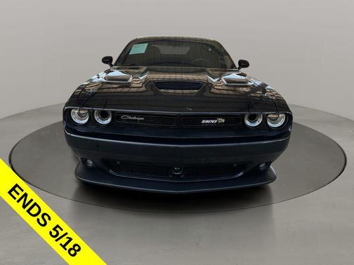 Pitch Black Clearcoat 2019 Dodge Challenger R/T Scat Pack
