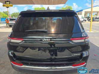 Diamond Black Crystal Pearlcoat 2023 Jeep Grand Cherokee Laredo
