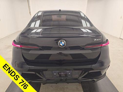 Black Sapphire Metallic 2024 BMW 740 740i