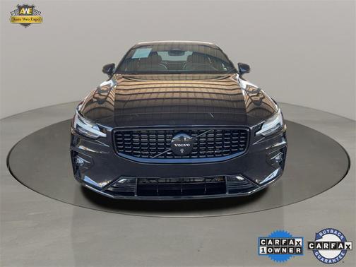 2024 Volvo S60 B5 Plus Black Edition