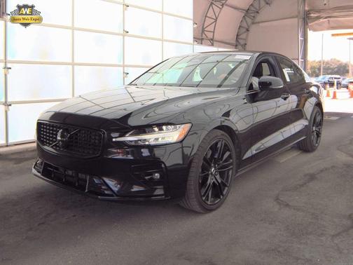 2024 Volvo S60 B5 Plus Black Edition