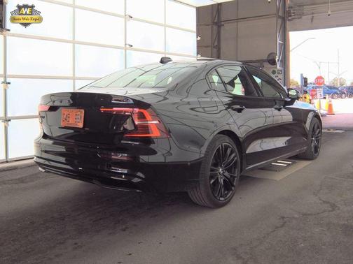 2024 Volvo S60 B5 Plus Black Edition