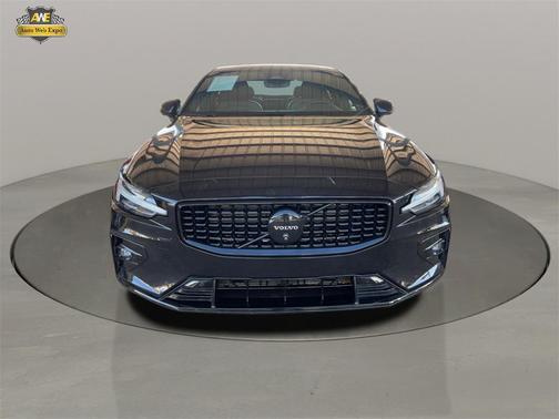 2024 Volvo S60 B5 Plus Black Edition