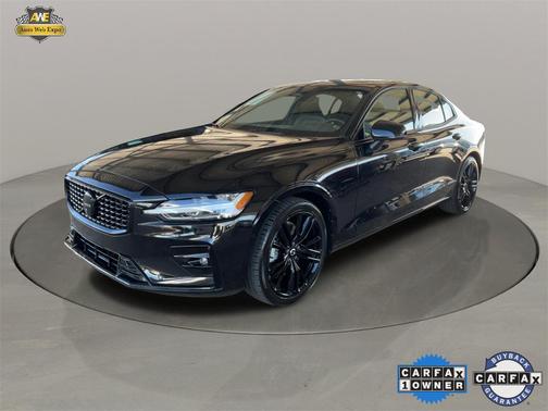 2024 Volvo S60 B5 Plus Black Edition
