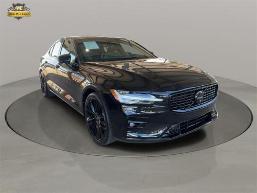 2024 Volvo S60 B5 Plus Black Edition