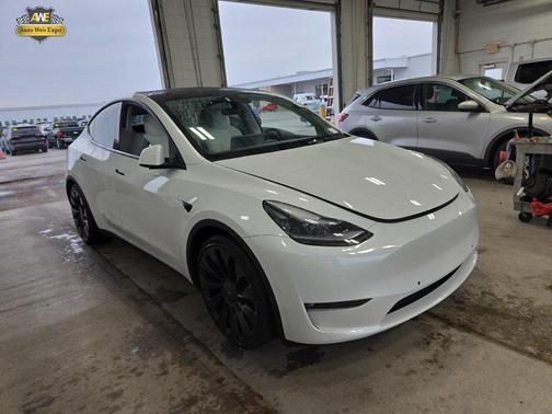 2022 Tesla Model Y Performance Dual Motor All-Wheel Drive