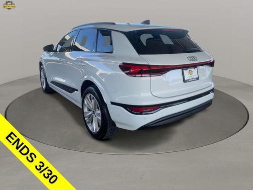 Glacier White Metallic 2025 Audi Q6 e-tron Premium Plus