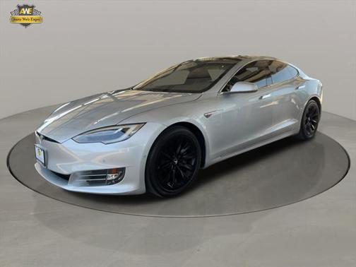 2016 Tesla Model S 90D