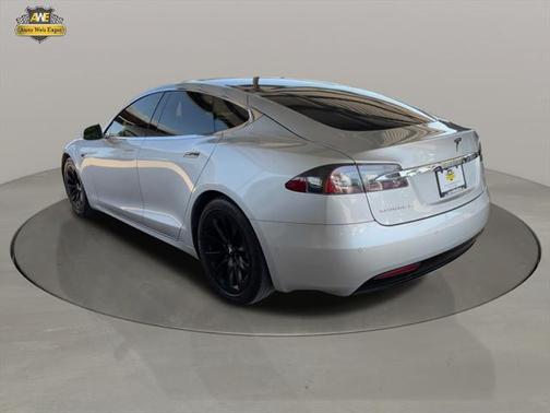 2016 Tesla Model S 90D