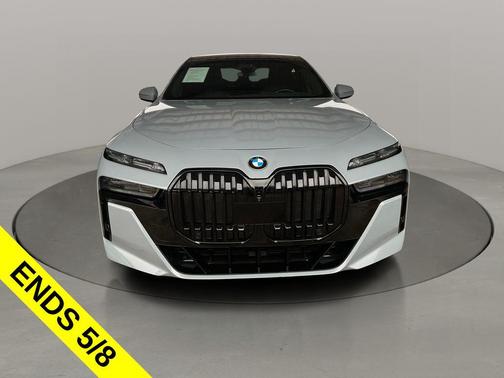 Brooklyn Gray Metallic 2023 BMW 760 i xDrive