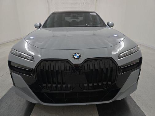 Brooklyn Gray Metallic 2023 BMW 760 i xDrive
