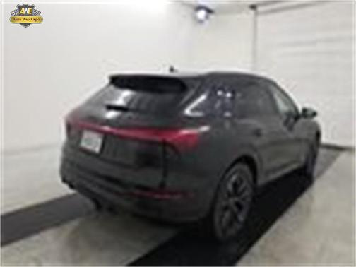 2024 Audi Q8 e-tron Prestige