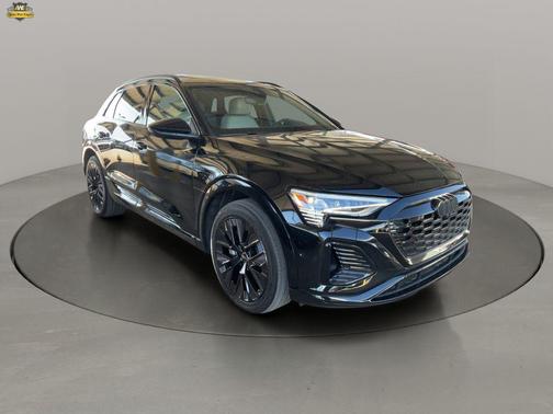2024 Audi Q8 e-tron Prestige