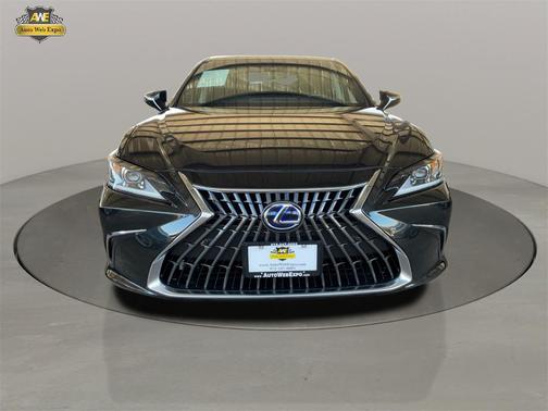 2022 Lexus ES 300h Base
