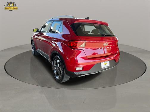 2022 Hyundai VENUE SEL
