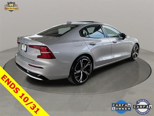 2024 Volvo S60 B5 Plus Dark Theme