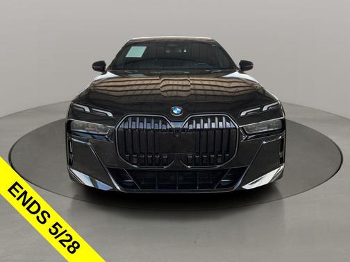 Black Sapphire Metallic 2024 BMW 740 740i