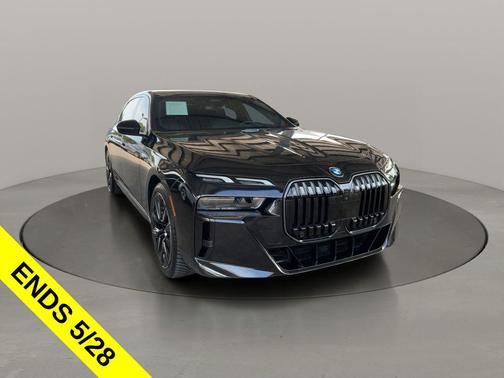 Black Sapphire Metallic 2024 BMW 740 740i