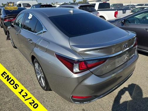 2021 Lexus ES 300h Base