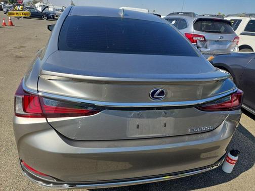 2021 Lexus ES 300h Base