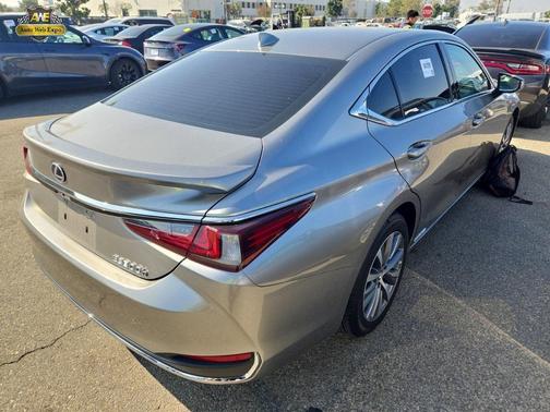 2021 Lexus ES 300h Base