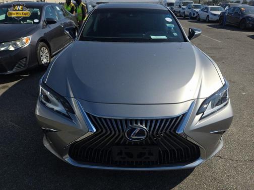 2021 Lexus ES 300h Base