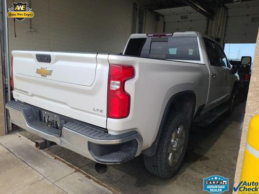 Iridescent Pearl Tricoat 2022 Chevrolet Silverado 2500 LTZ