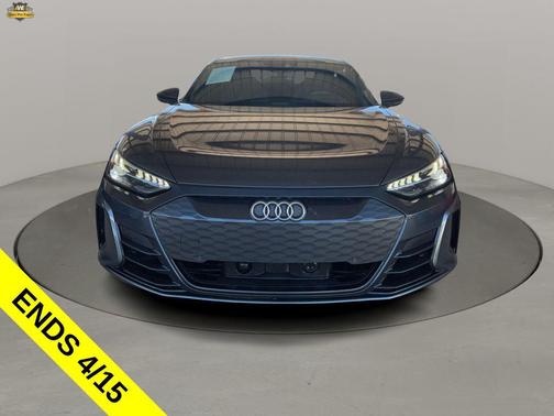 Daytona Gray Pearl Effect 2023 Audi e-tron GT Premium Plus quattro