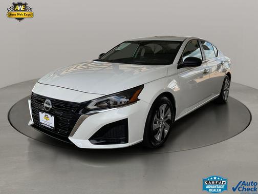 Glacier White 2024 Nissan Altima S FWD