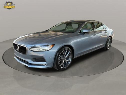 2018 Volvo S90 T5 Momentum