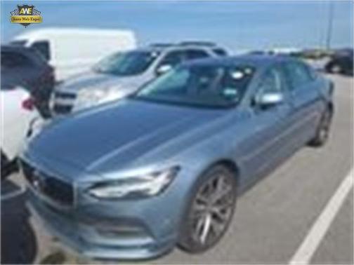 2018 Volvo S90 T5 Momentum