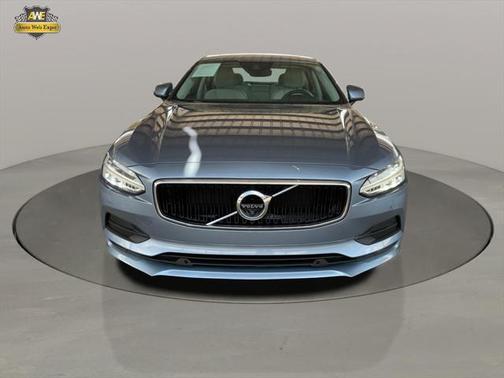 2018 Volvo S90 T5 Momentum