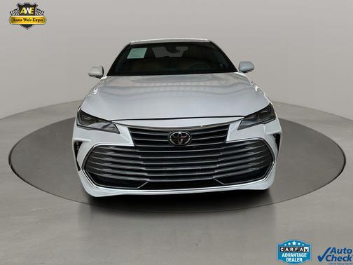 Pearl 2020 Toyota Avalon Limited