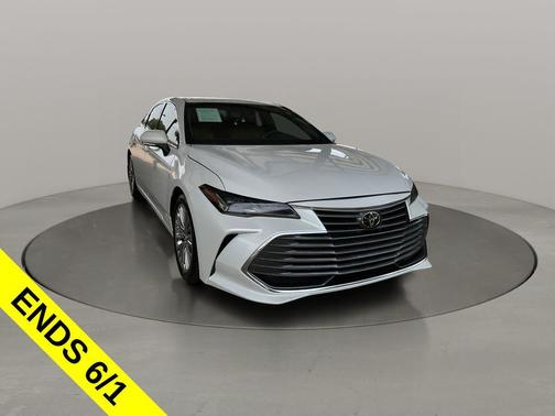 Pearl 2020 Toyota Avalon Limited