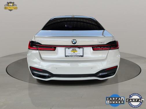 2022 BMW 740 i
