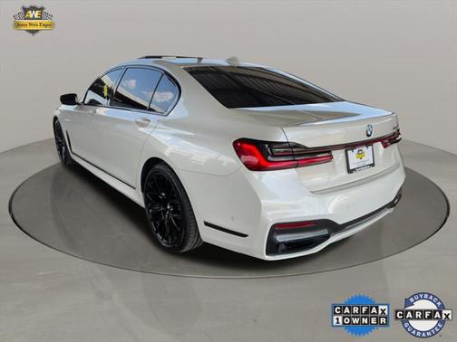2022 BMW 740 i