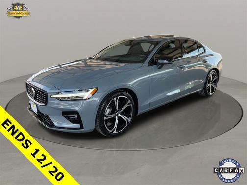 2024 Volvo S60 B5 Plus Dark Theme