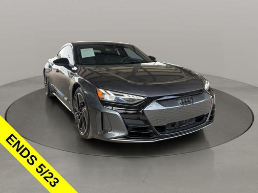 Daytona Gray Pearl Effect 2024 Audi RS e-tron GT quattro