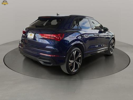 Navarra Blue Metallic 2023 Audi Q3 45 S line Premium Plus