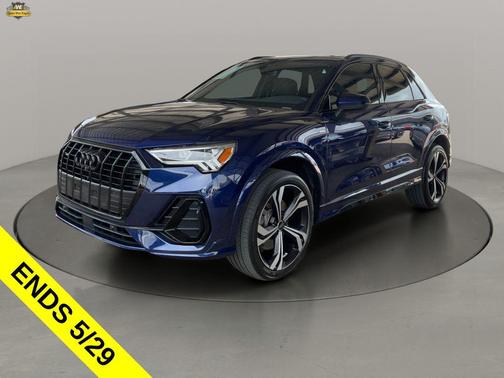 Navarra Blue Metallic 2023 Audi Q3 45 S line Premium Plus