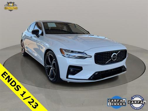 2024 Volvo S60 B5 Core Dark Theme