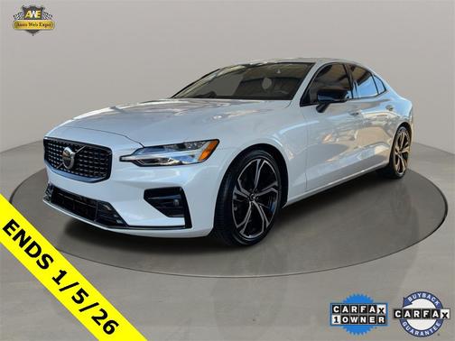 2024 Volvo S60 B5 Core Dark Theme