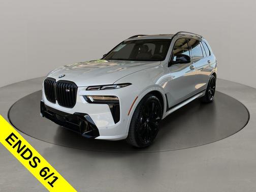 Mineral White Metallic 2024 BMW X7 M60i
