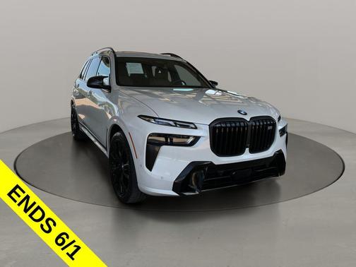 Mineral White Metallic 2024 BMW X7 M60i