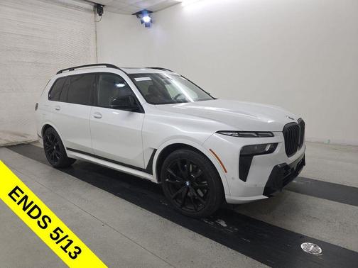 Mineral White Metallic 2024 BMW X7 M60i