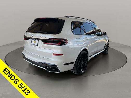 Mineral White Metallic 2024 BMW X7 M60i