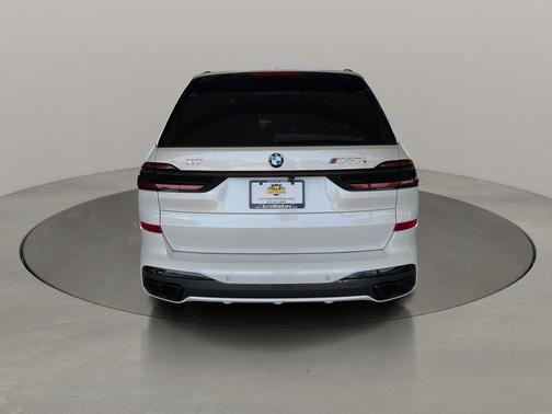 Mineral White Metallic 2024 BMW X7 M60i
