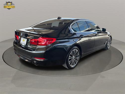 2019 BMW 530 530i