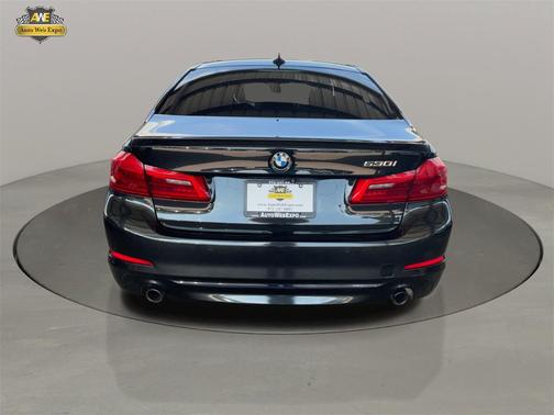 2019 BMW 530 530i